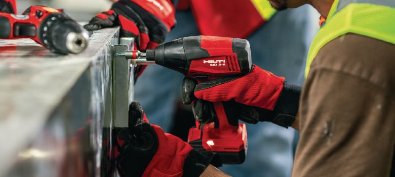 SID 2-A Cordless impact driver Subcompact-class 12V cordless impact driver with 1/4'' hexagonal chuck for light-duty work Applications 1